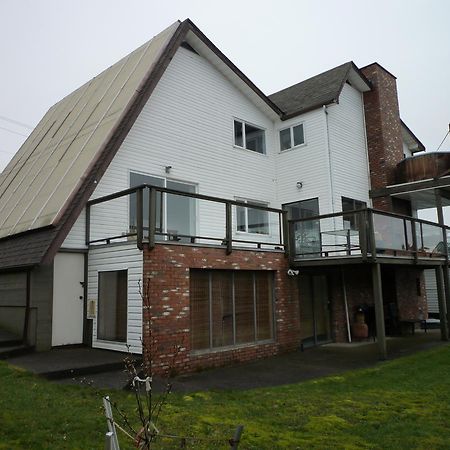 Fireflies Bed & Breakfast Campbell River Exterior photo