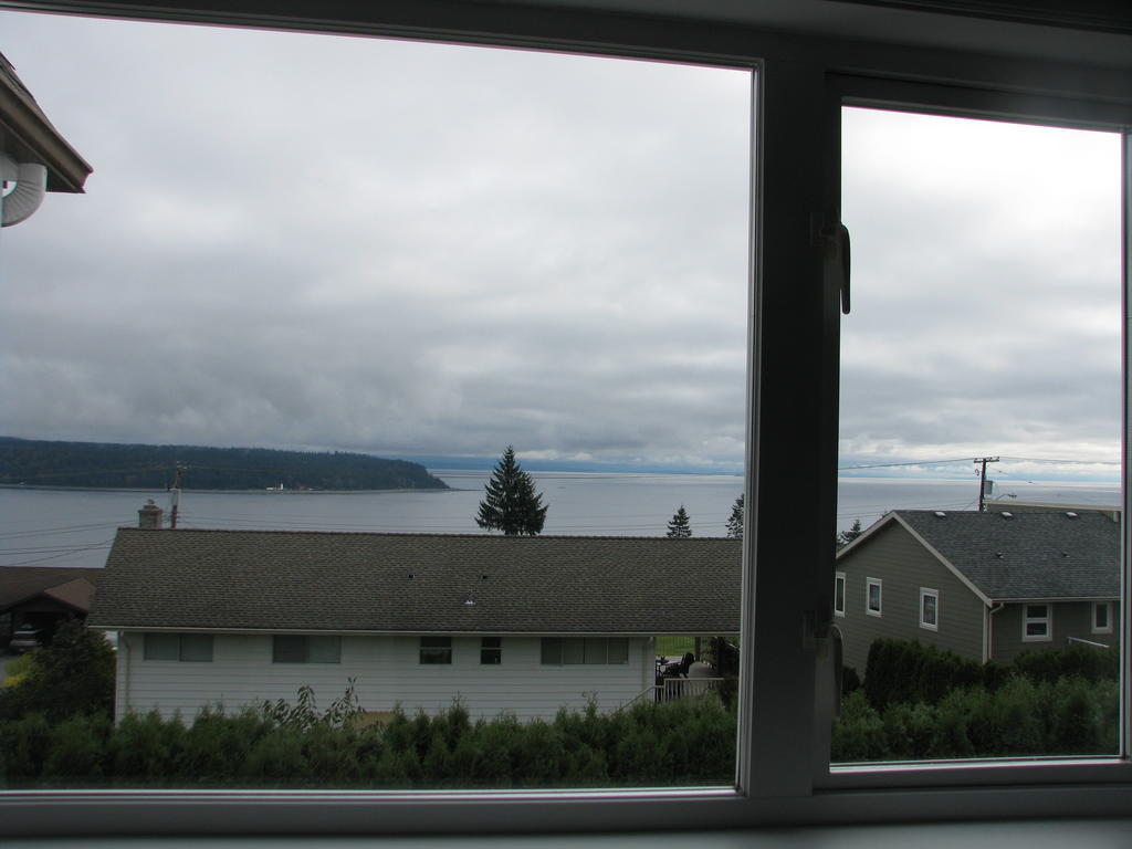 Fireflies Bed & Breakfast Campbell River Exterior photo